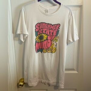 ❤️Sunflower State of Mind T shirt Size Medium